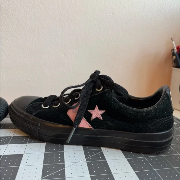 Converse Re-Issue Low Top Sneakers Black Pink Chevron Suede Women’s Size 8 - Picture 8 of 16